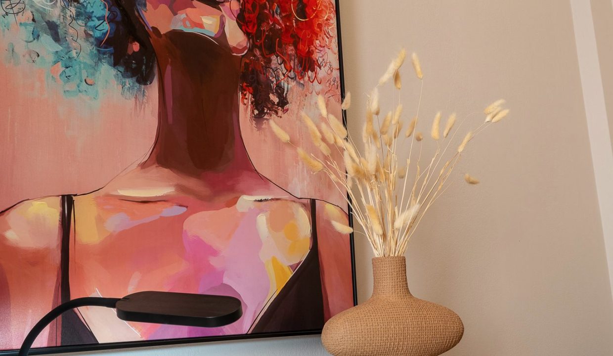 1.1.1.300_ATK8656-HDR